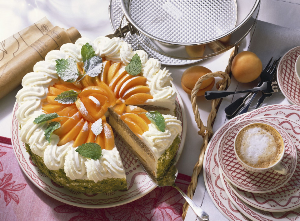 Bio Buchweizen-Joghurt-Torte mit Aprikosen