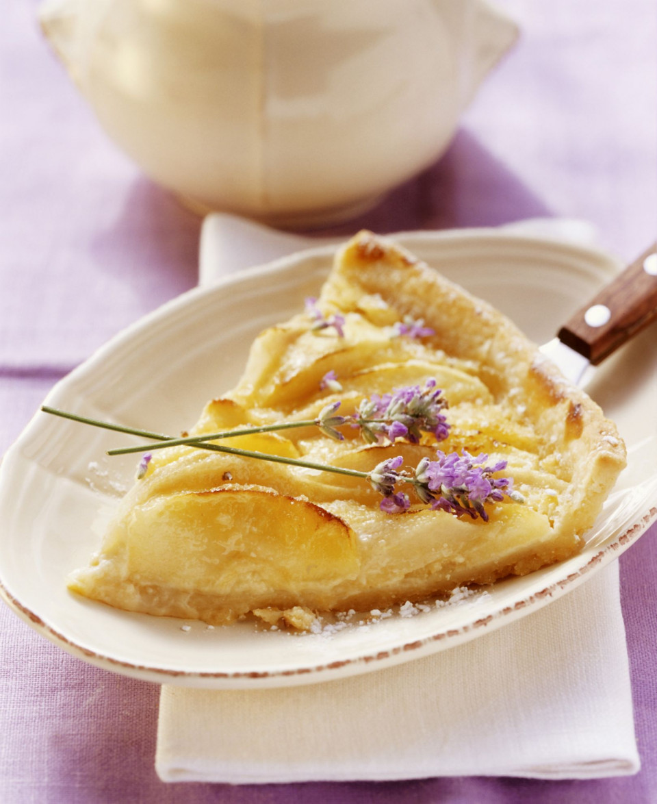 Bio Apfel-Birnen-Kuchen mit Lavendel