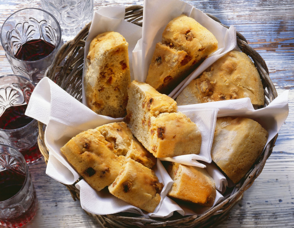 Bio Pikantes Brot mit Wurst auf portugiesische Art