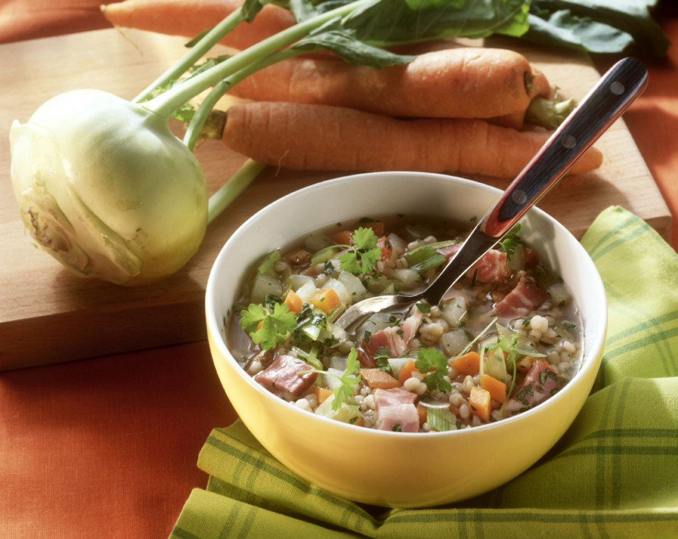 Bio Graupen-Gemüse-Suppe mit Bauchspeck
