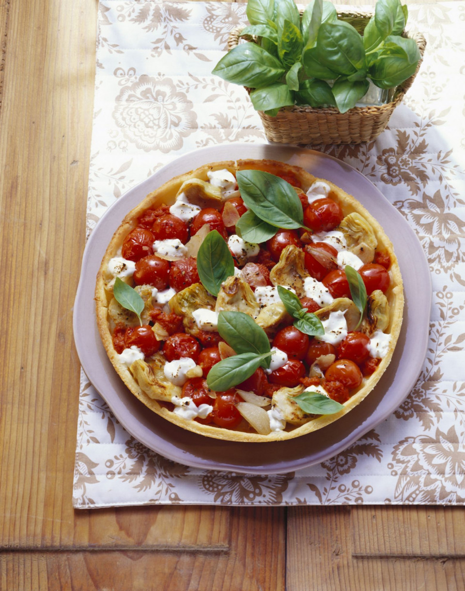 Bio Tomaten-Mozzarella-Tarte mit Artischocken