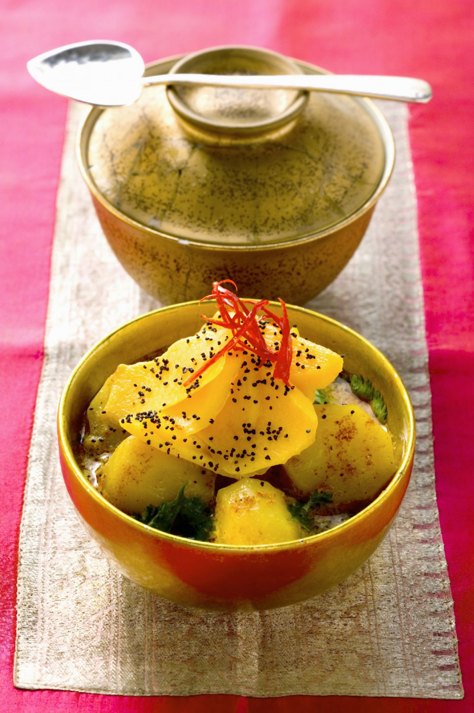 Bio Kartoffel-Mango-Curry mit Mohn