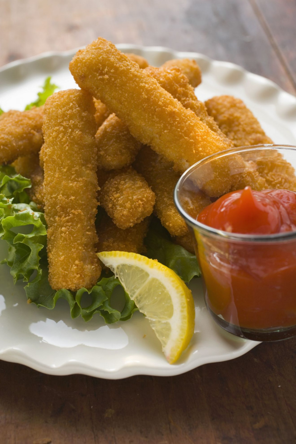 Bio Panierte Fischsticks mit Ketchup
