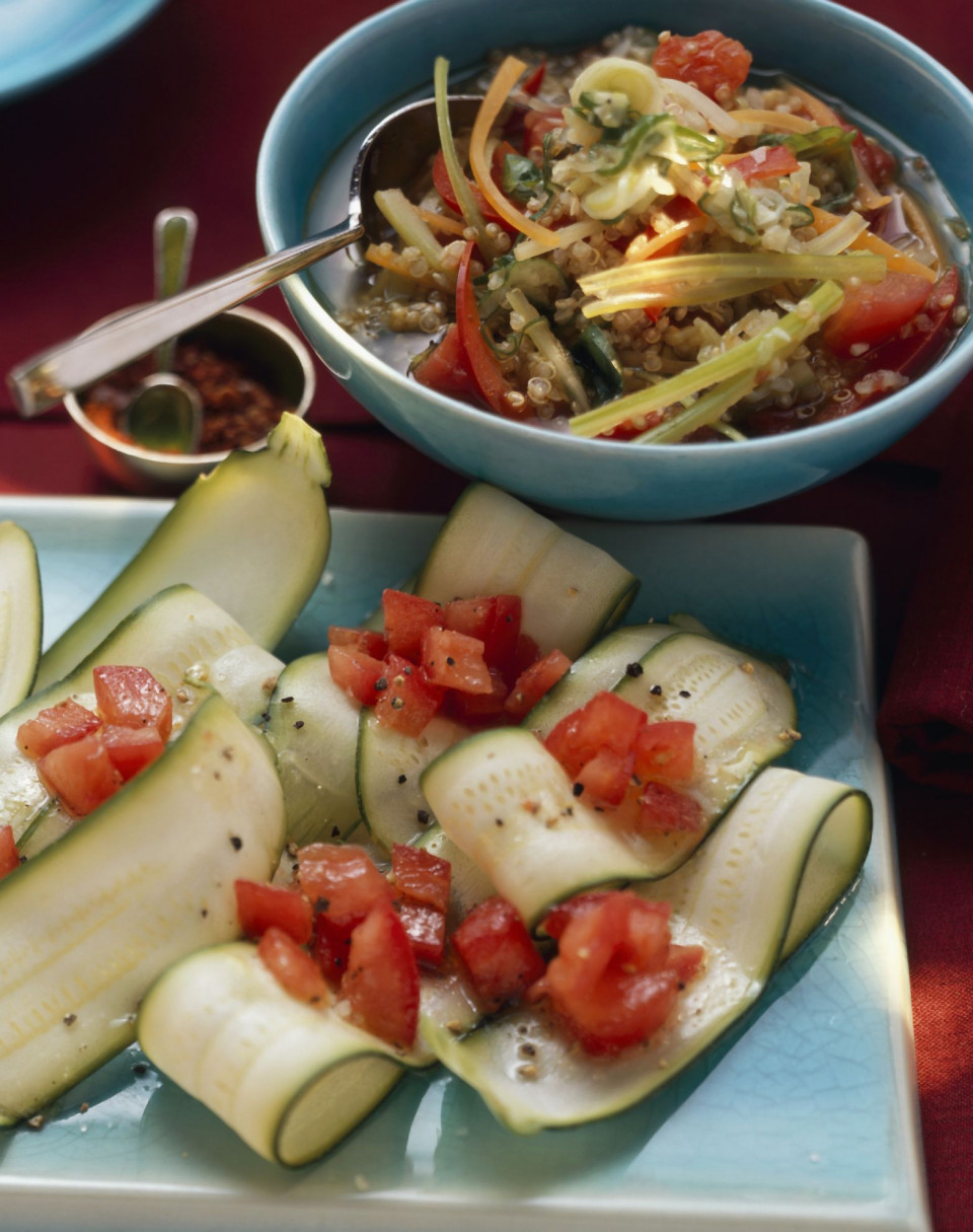 Bio Zucchinisalat mit Tomaten