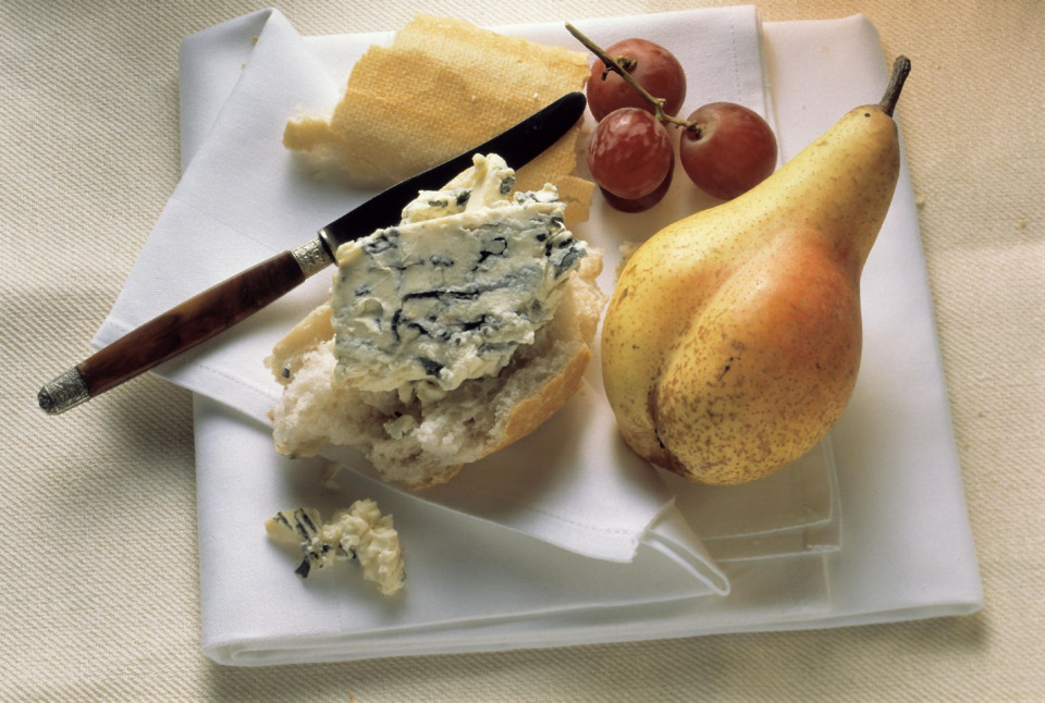 Bio Käse-Baguette mit Früchten