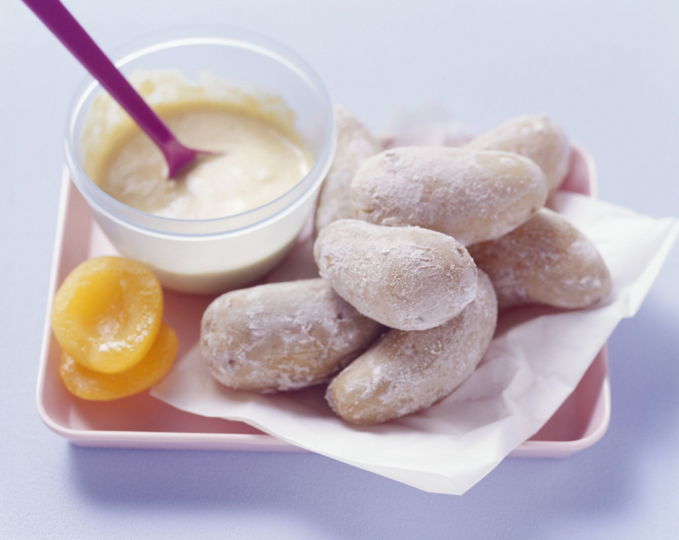 Bio Salzkrustenkartoffeln mit Aprikosen-Knoblauchsauce