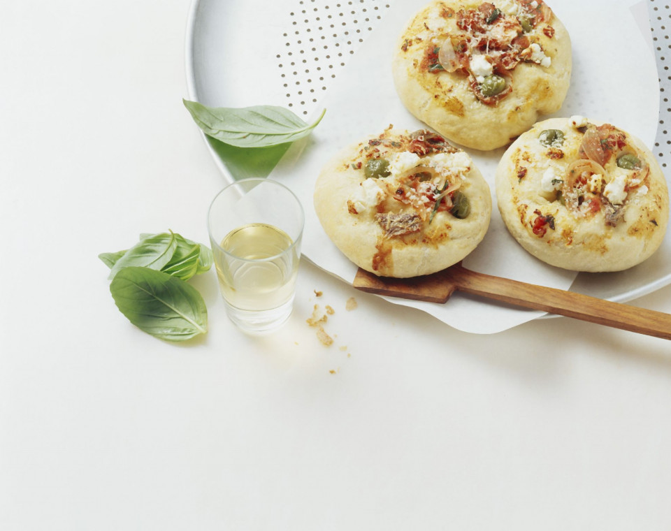 Bio Mini-Pizzen mit Oliven und Sardellen
